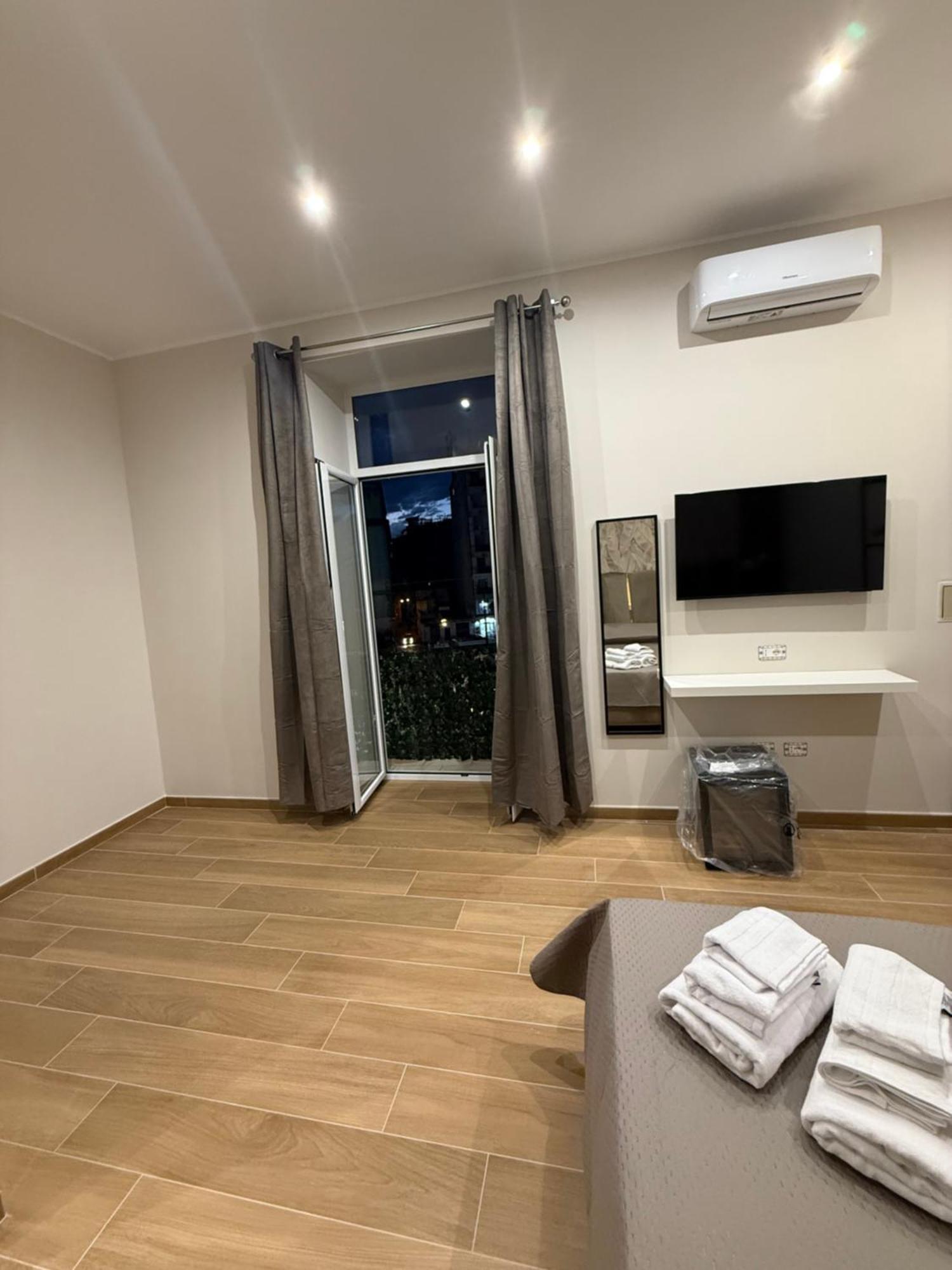 Il Regno Di Napoli Hotel Ngoại thất bức ảnh