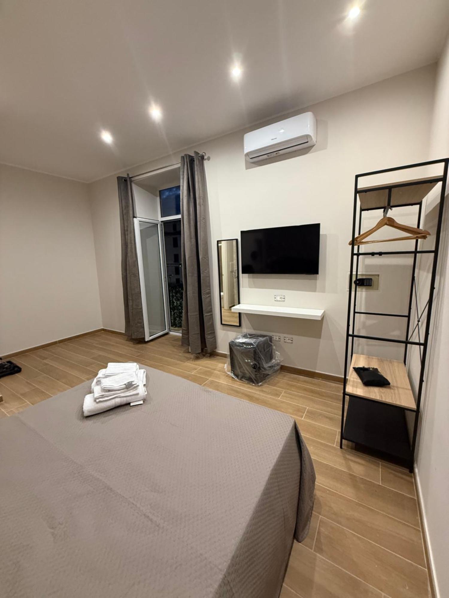 Il Regno Di Napoli Hotel Ngoại thất bức ảnh