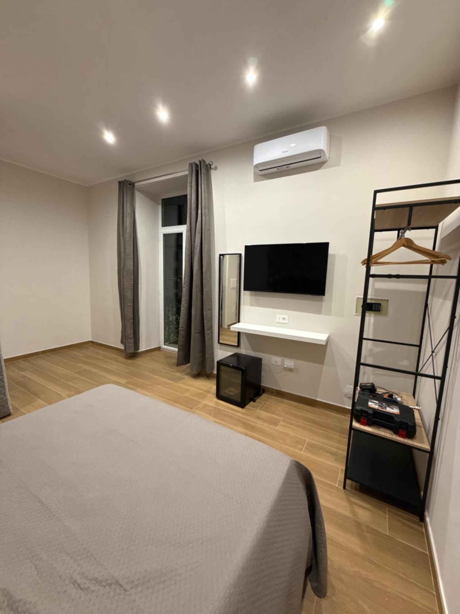 Il Regno Di Napoli Hotel Ngoại thất bức ảnh